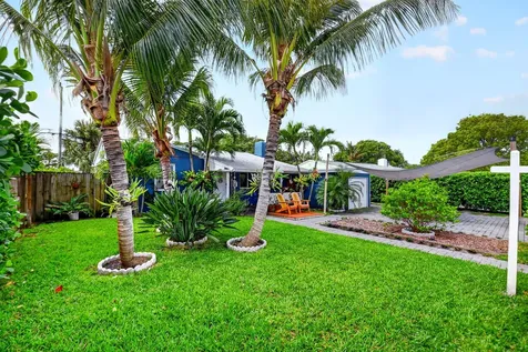 1010 Churchill Circle S West Palm Beach FL 33405