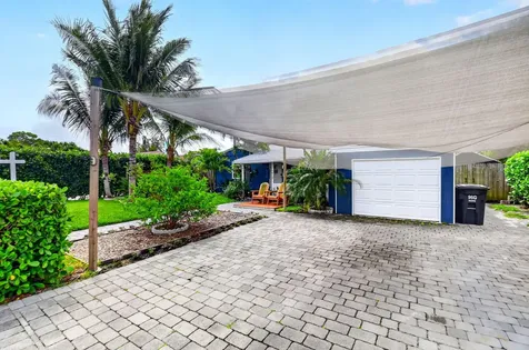 1010 Churchill Circle S West Palm Beach FL 33405