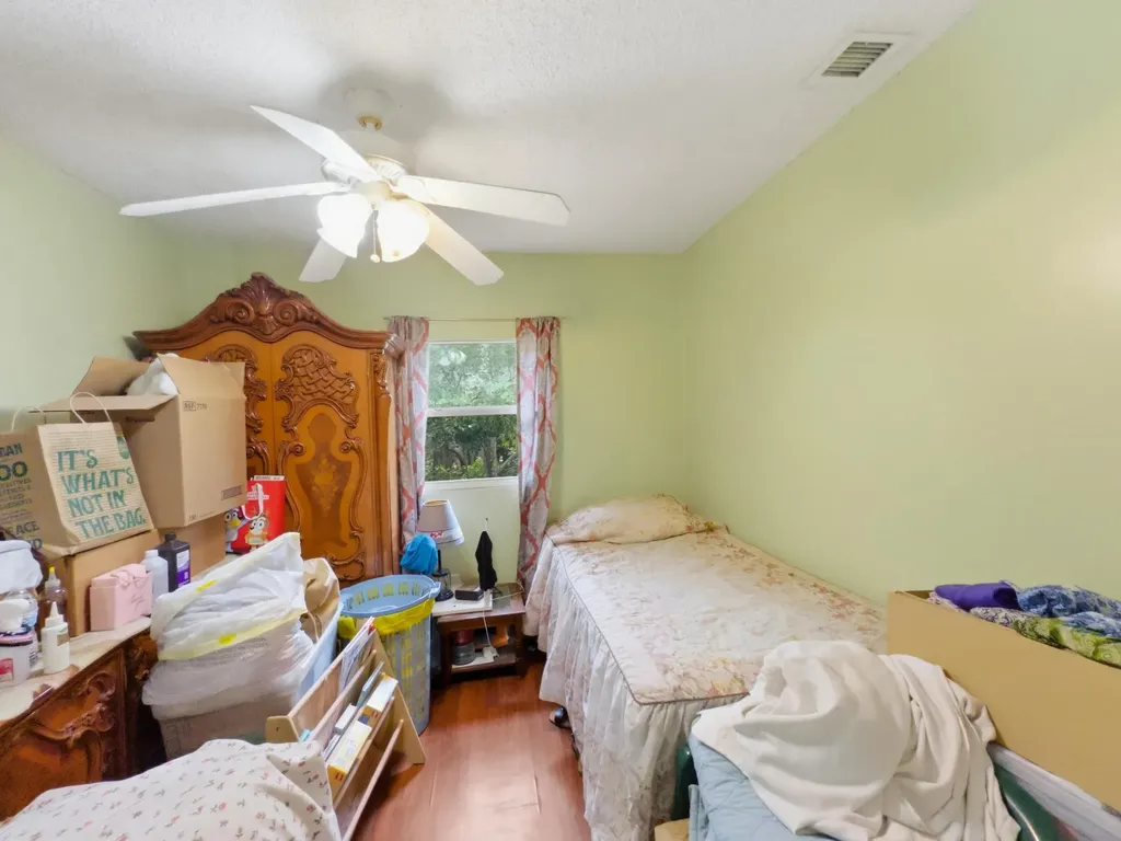 3920 Woodside Drive Coral Springs FL 33065