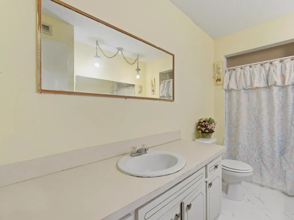 3920 Woodside Drive Coral Springs FL 33065