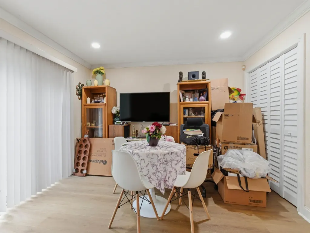 3920 Woodside Drive Coral Springs FL 33065
