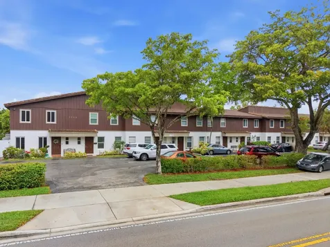 3920 Woodside Drive Coral Springs FL 33065