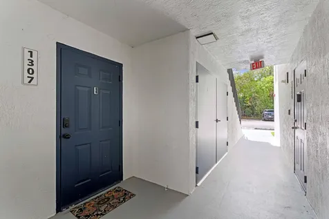 1307 Villa Circle Boynton Beach FL 33435