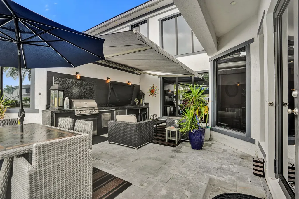 10514 N Lago Vista Circle Parkland FL 33076
