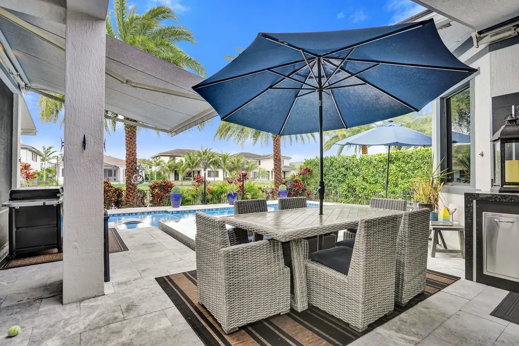 10514 N Lago Vista Circle Parkland FL 33076
