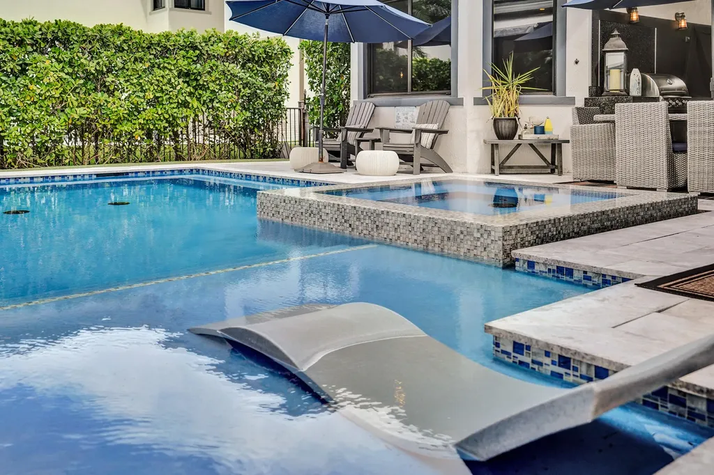 10514 N Lago Vista Circle Parkland FL 33076