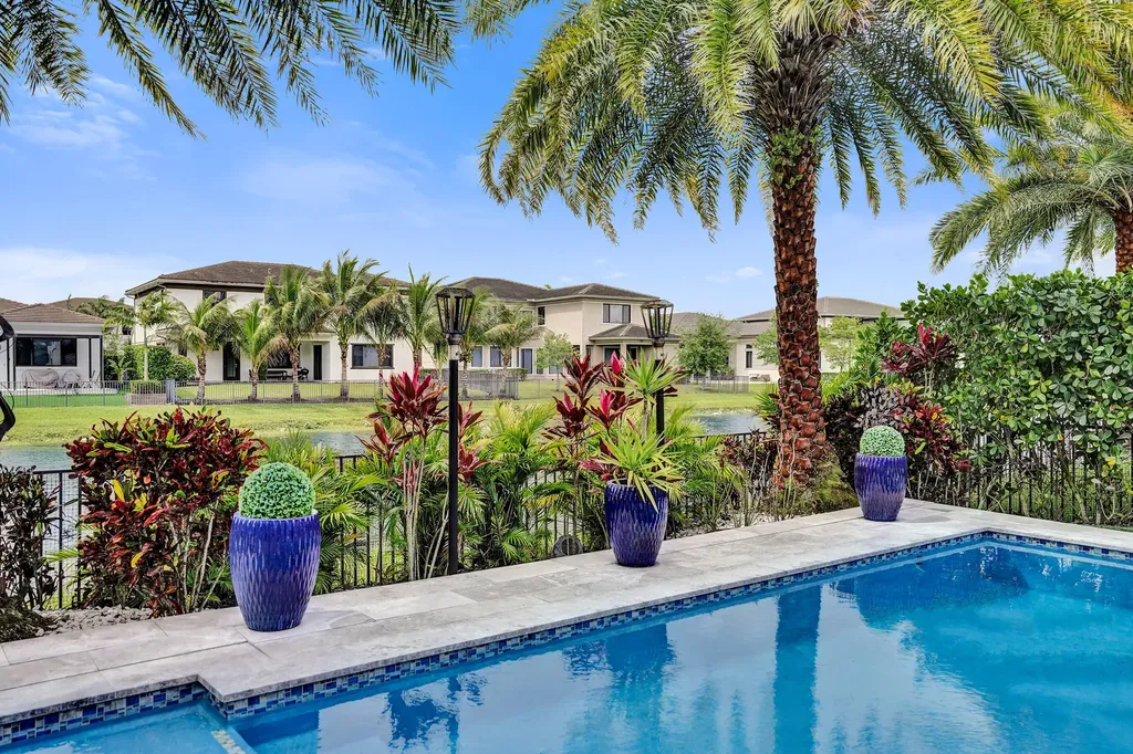 10514 N Lago Vista Circle Parkland FL 33076