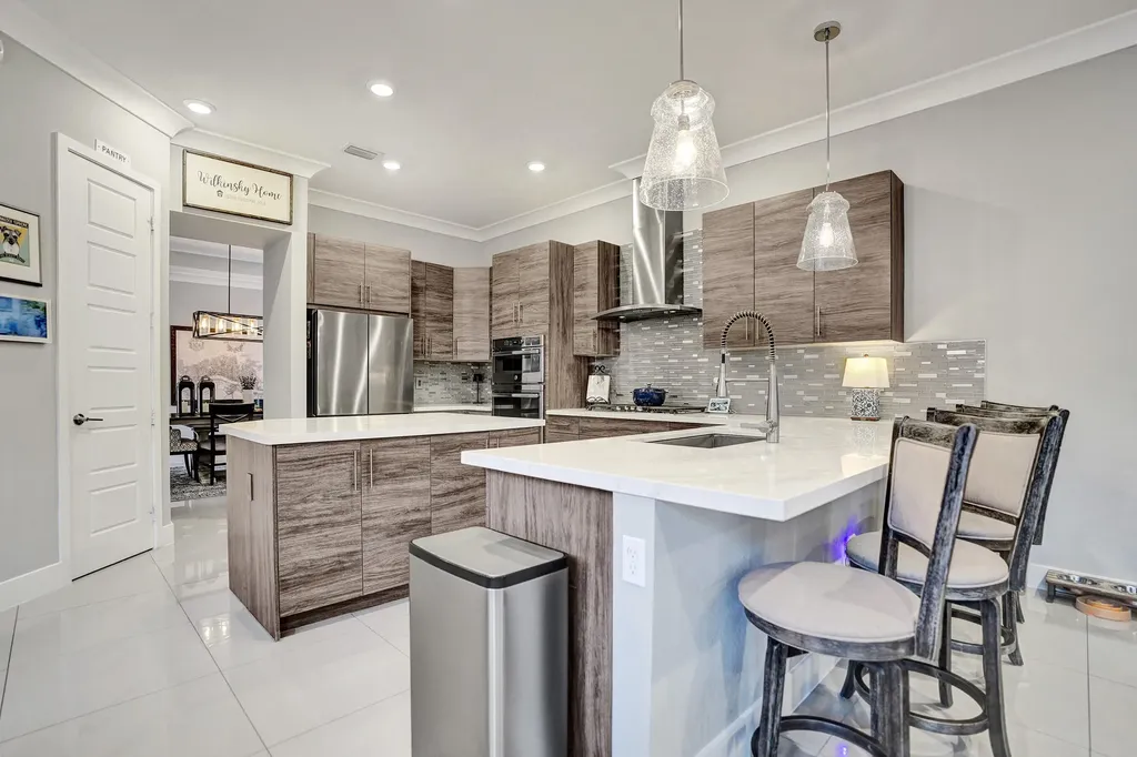 10514 N Lago Vista Circle Parkland FL 33076