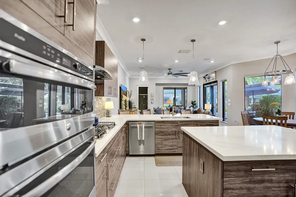 10514 N Lago Vista Circle Parkland FL 33076