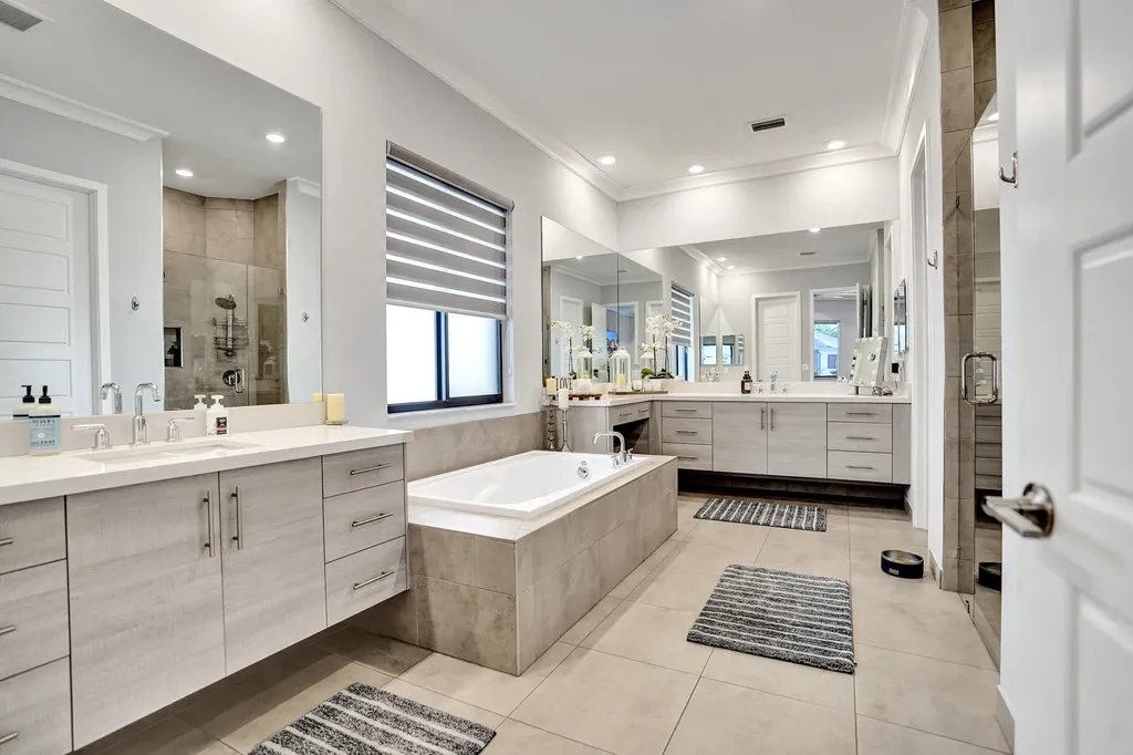 10514 N Lago Vista Circle Parkland FL 33076