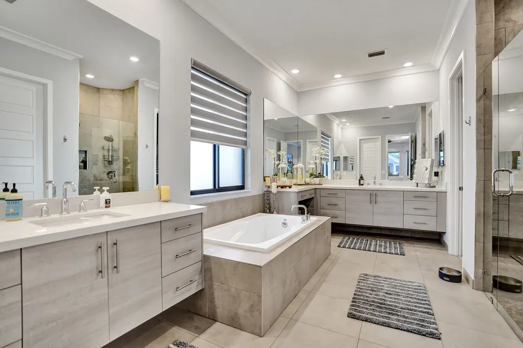 10514 N Lago Vista Circle Parkland FL 33076
