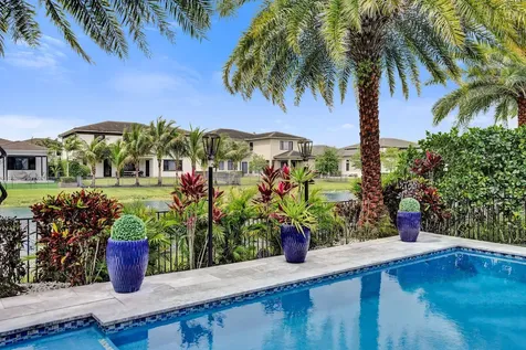 10514 N Lago Vista Circle Parkland FL 33076