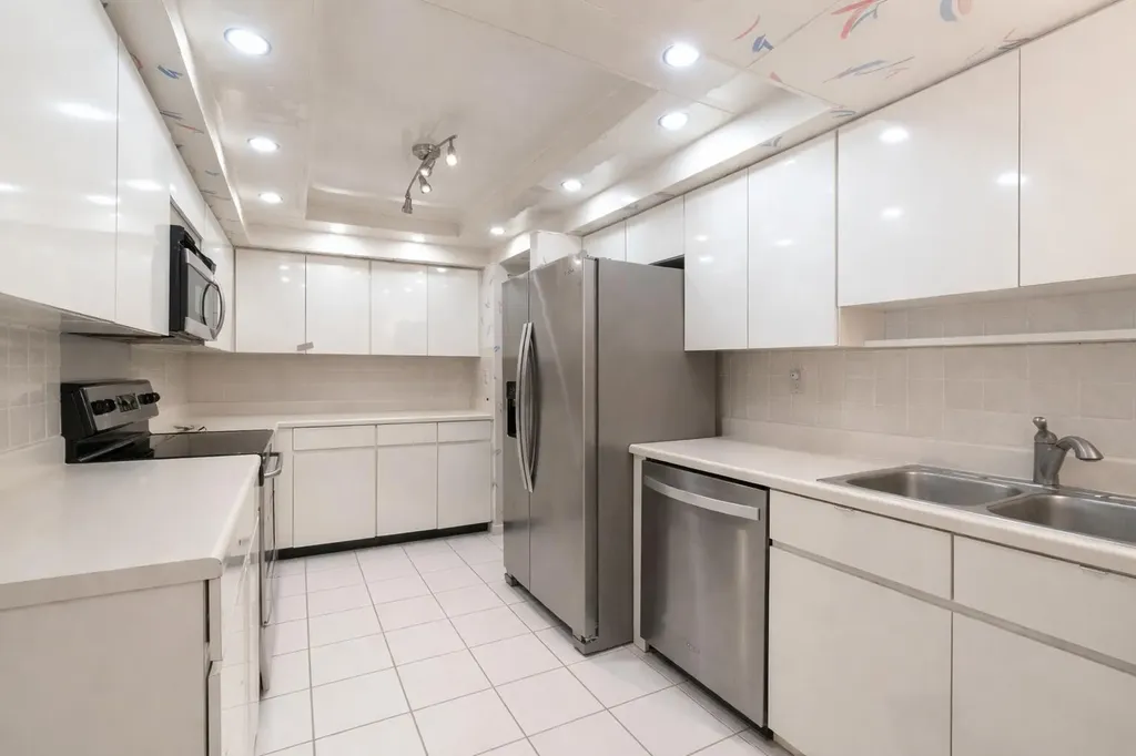 1155 Hillsboro Mile Hillsboro Beach FL 33062