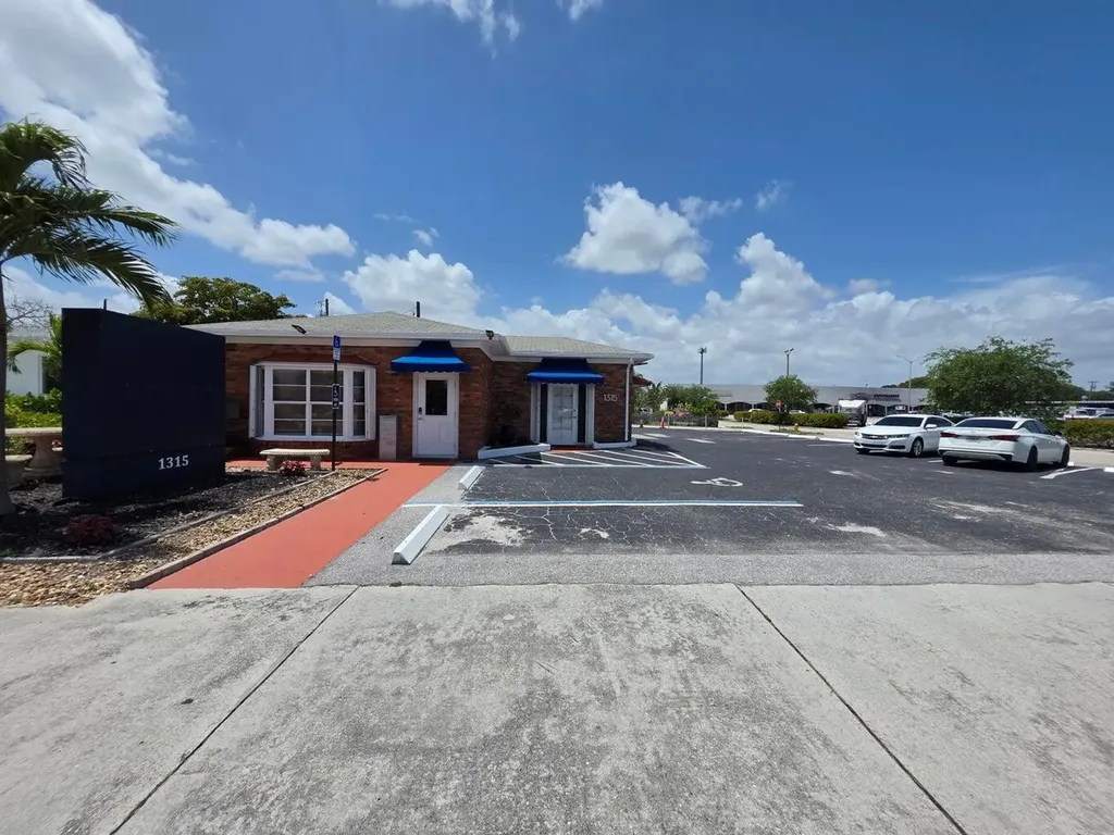 1315 N Dixie Highway Lake Worth Beach FL 33460