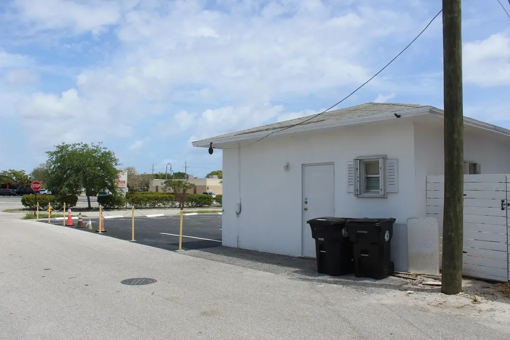 1315 N Dixie Highway Lake Worth Beach FL 33460