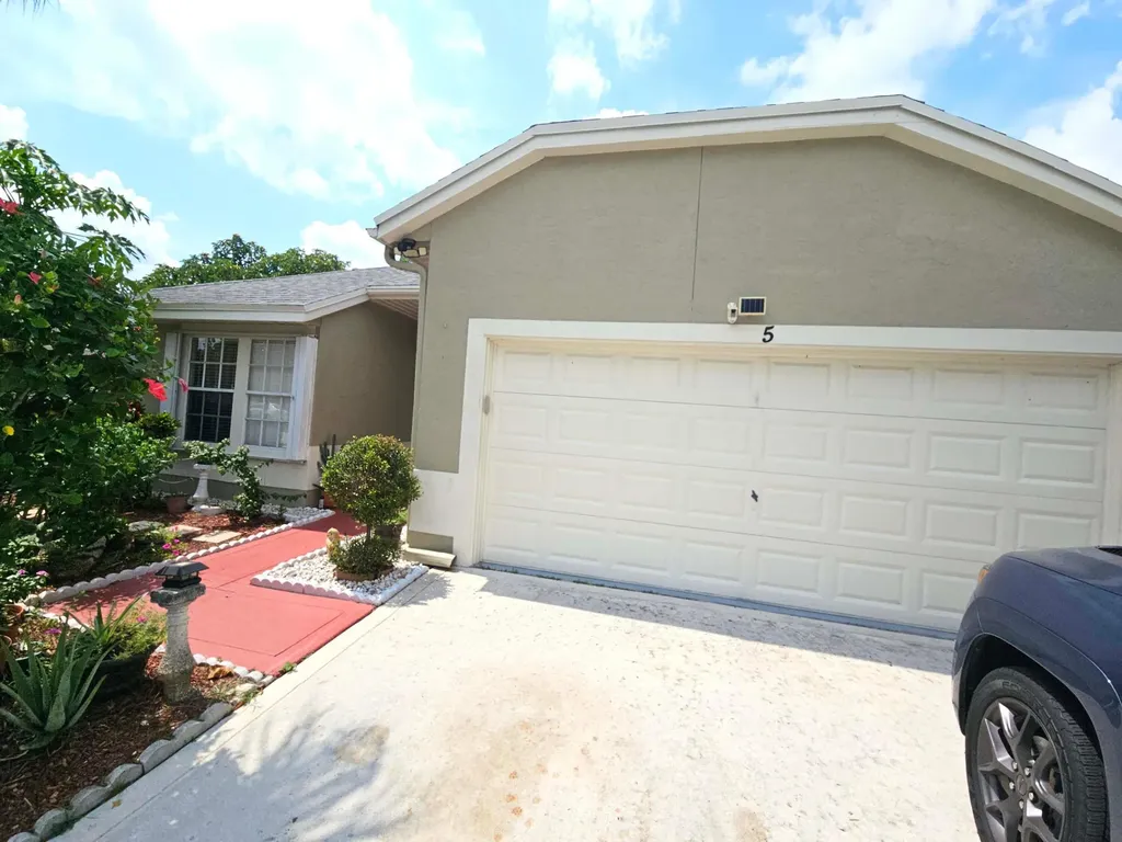 5 Heather Trace Drive Boynton Beach FL 33436