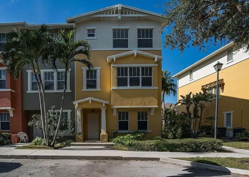 810 Marina Del Ray Lane West Palm Beach FL 33401