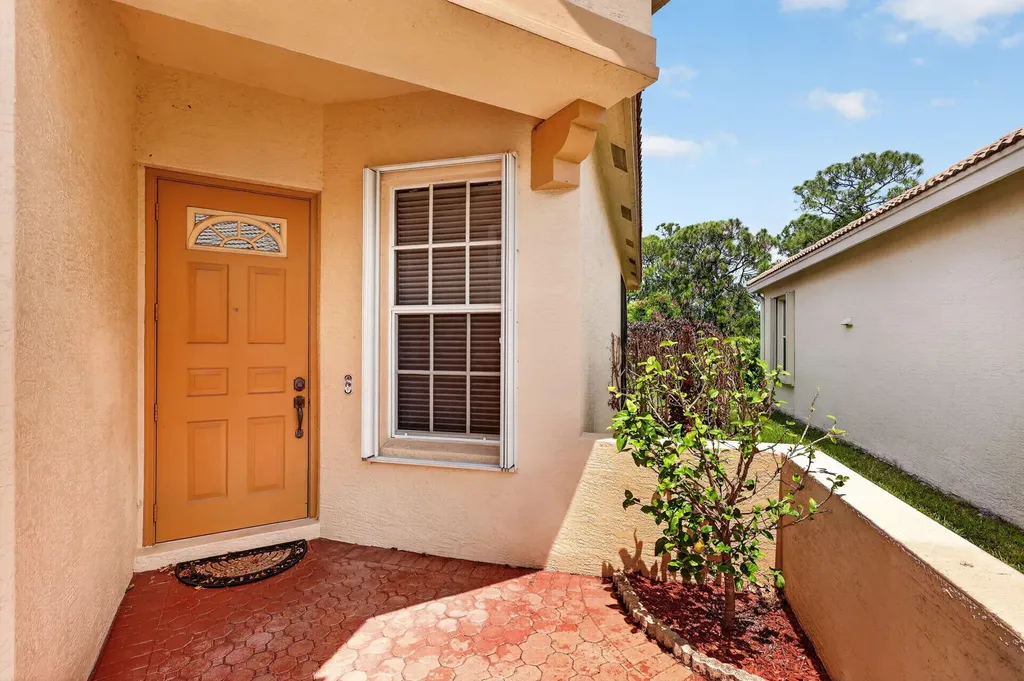 653 SW Munjack Cove Port St Lucie FL 34986