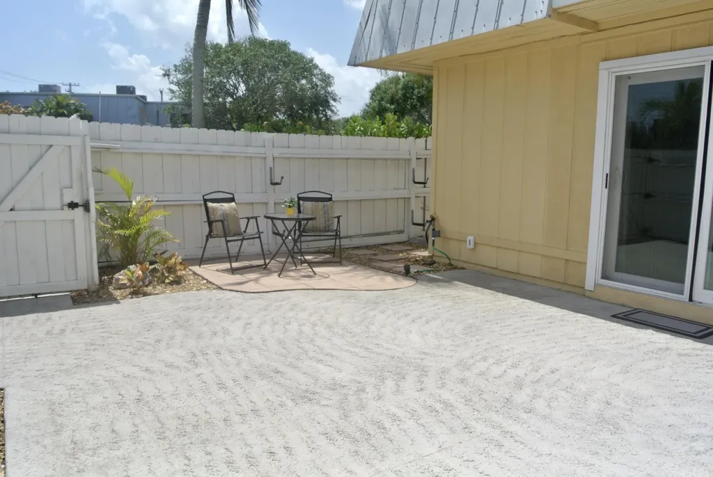 141 E Riverside Drive Jupiter FL 33469
