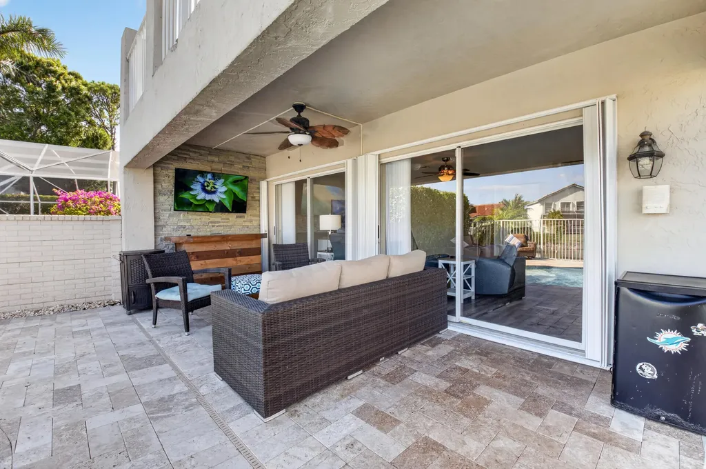 18247 Blue Lake Way Boca Raton FL 33498