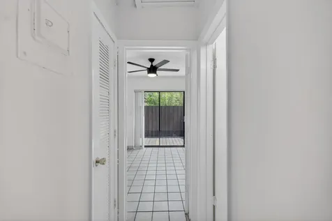 2500 SW 18th Terrace Fort Lauderdale FL 33315