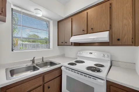 2500 SW 18th Terrace Fort Lauderdale FL 33315