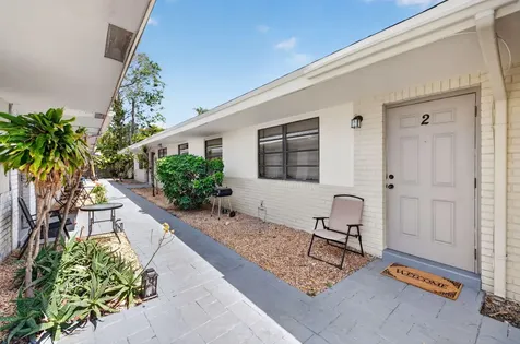 2500 SW 18th Terrace Fort Lauderdale FL 33315