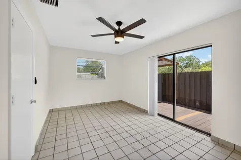 2500 SW 18th Terrace Fort Lauderdale FL 33315