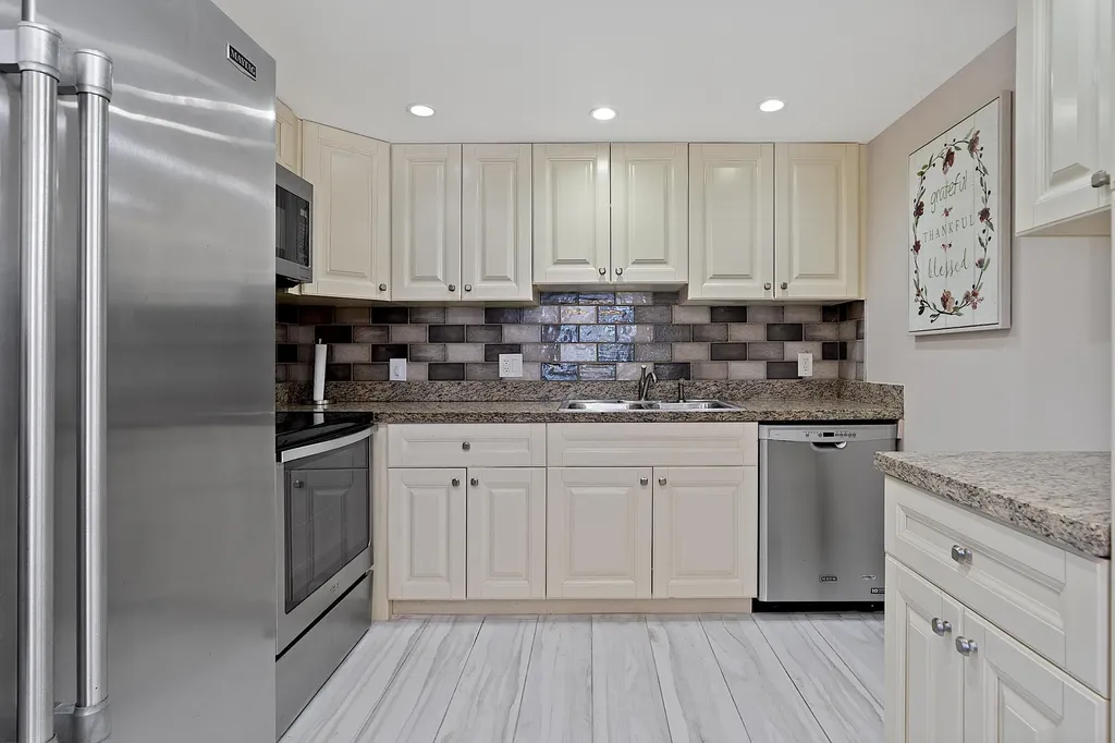 1032 Lincoln B Boca Raton FL 33434