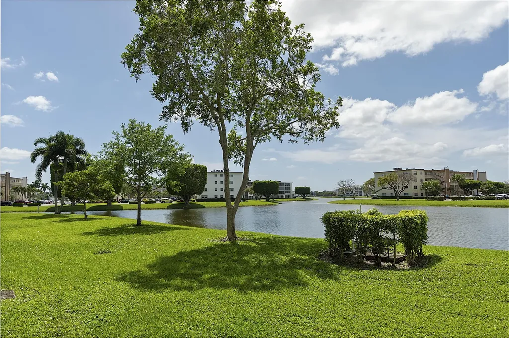 1032 Lincoln B Boca Raton FL 33434