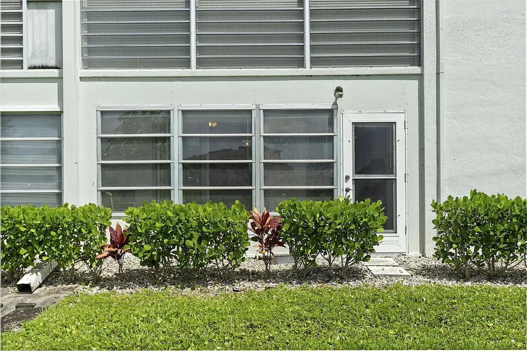 1032 Lincoln B Boca Raton FL 33434