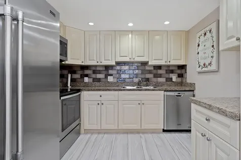 1032 Lincoln B Boca Raton FL 33434