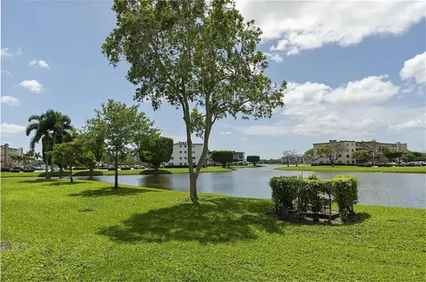 1032 Lincoln B Boca Raton FL 33434