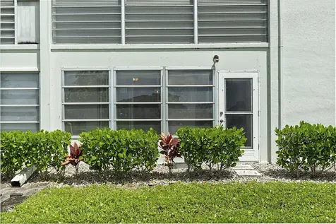 1032 Lincoln B Boca Raton FL 33434