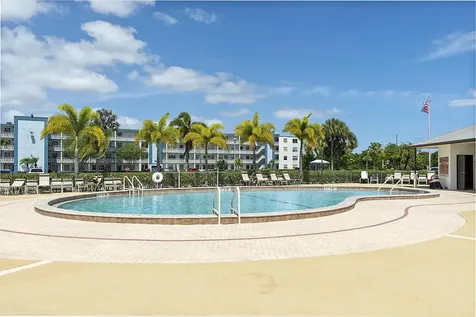 1032 Lincoln B Boca Raton FL 33434