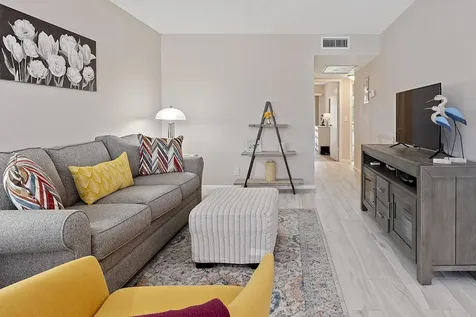 1032 Lincoln B Boca Raton FL 33434