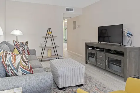 1032 Lincoln B Boca Raton FL 33434