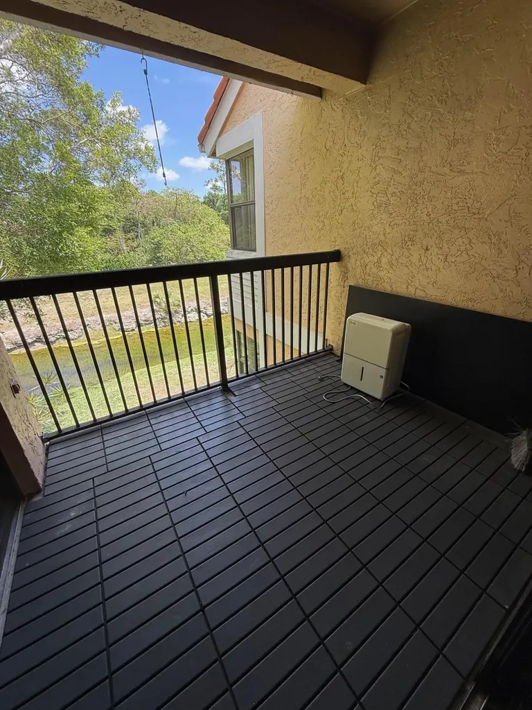 5721 Riverside Drive Coral Springs FL 33067