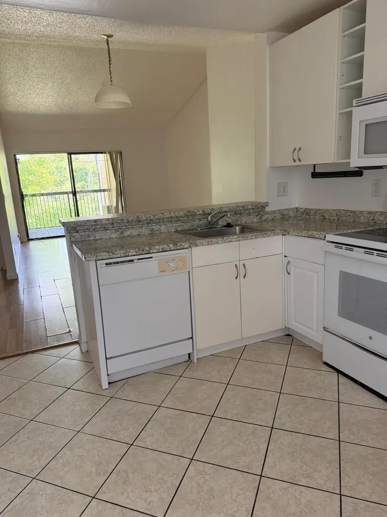 5721 Riverside Drive Coral Springs FL 33067