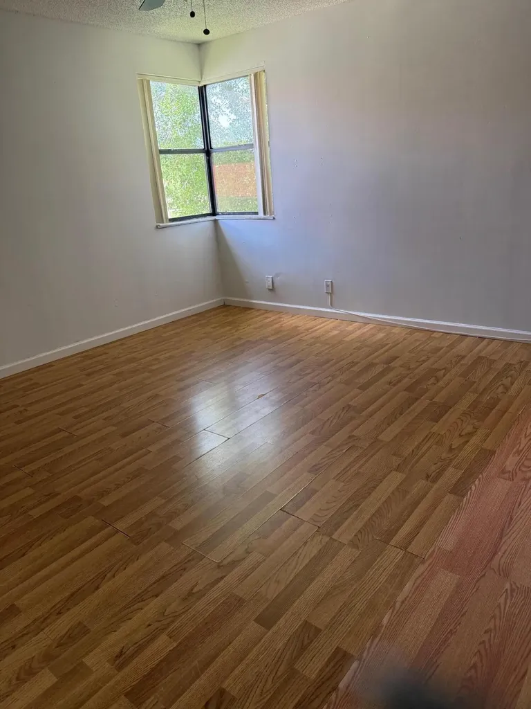 5721 Riverside Drive Coral Springs FL 33067