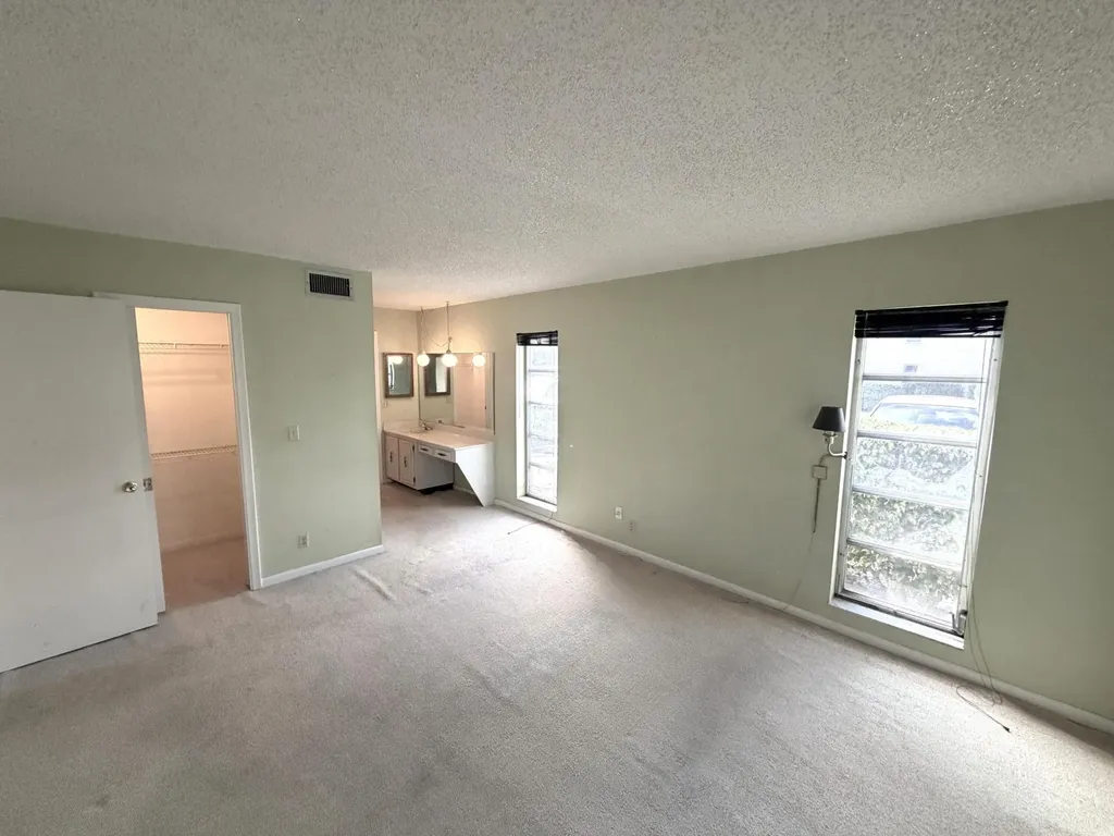 1141 Violet Terrace Delray Beach FL 33445