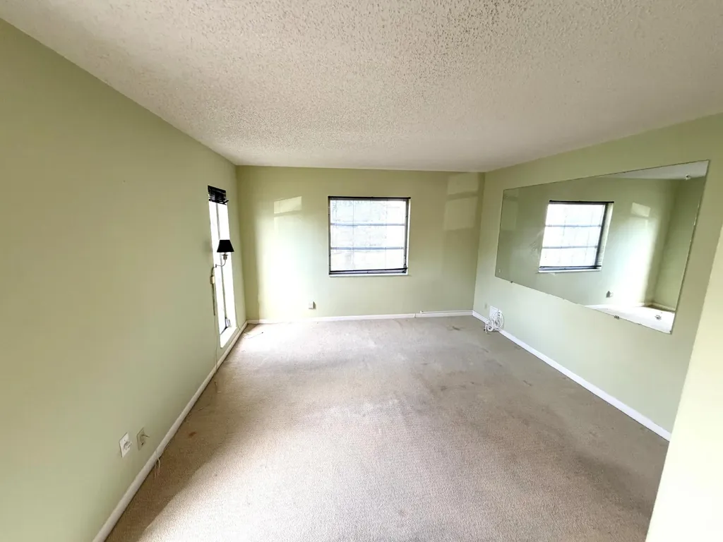 1141 Violet Terrace Delray Beach FL 33445