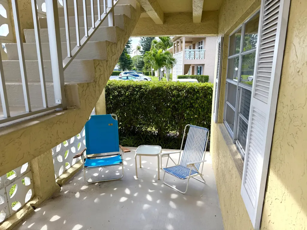 1141 Violet Terrace Delray Beach FL 33445
