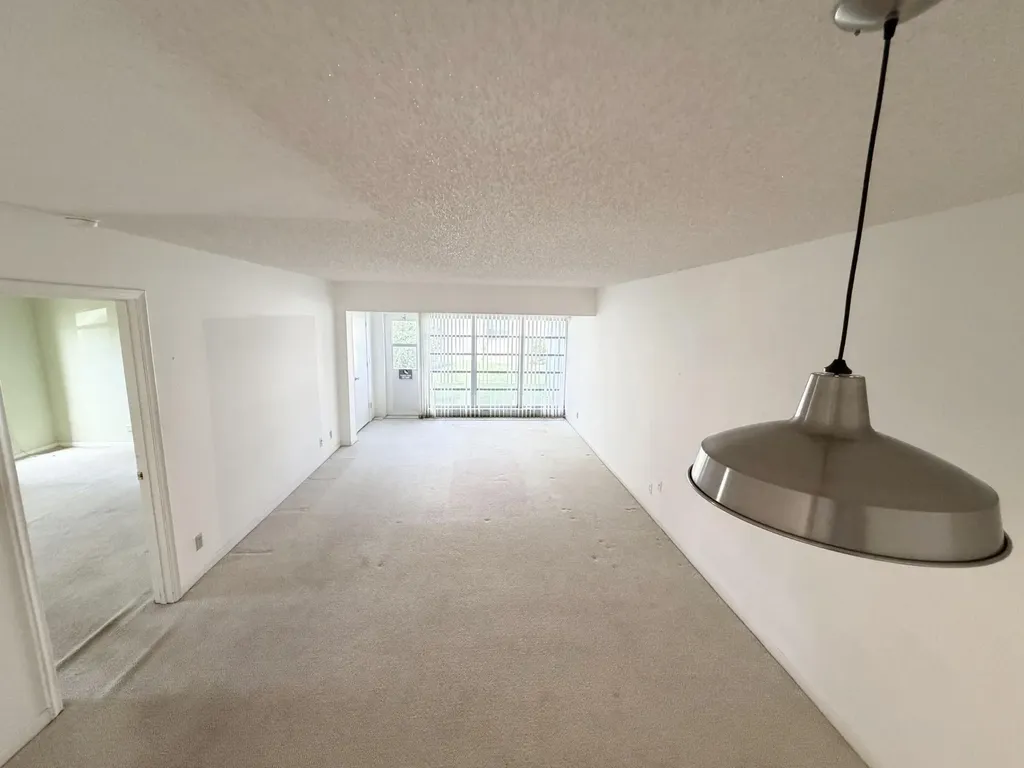 1141 Violet Terrace Delray Beach FL 33445