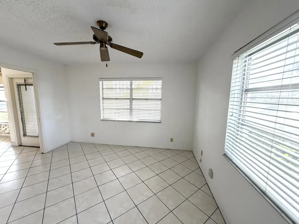 1141 Violet Terrace Delray Beach FL 33445