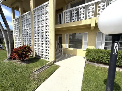 1141 Violet Terrace Delray Beach FL 33445