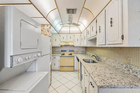 1141 Violet Terrace Delray Beach FL 33445