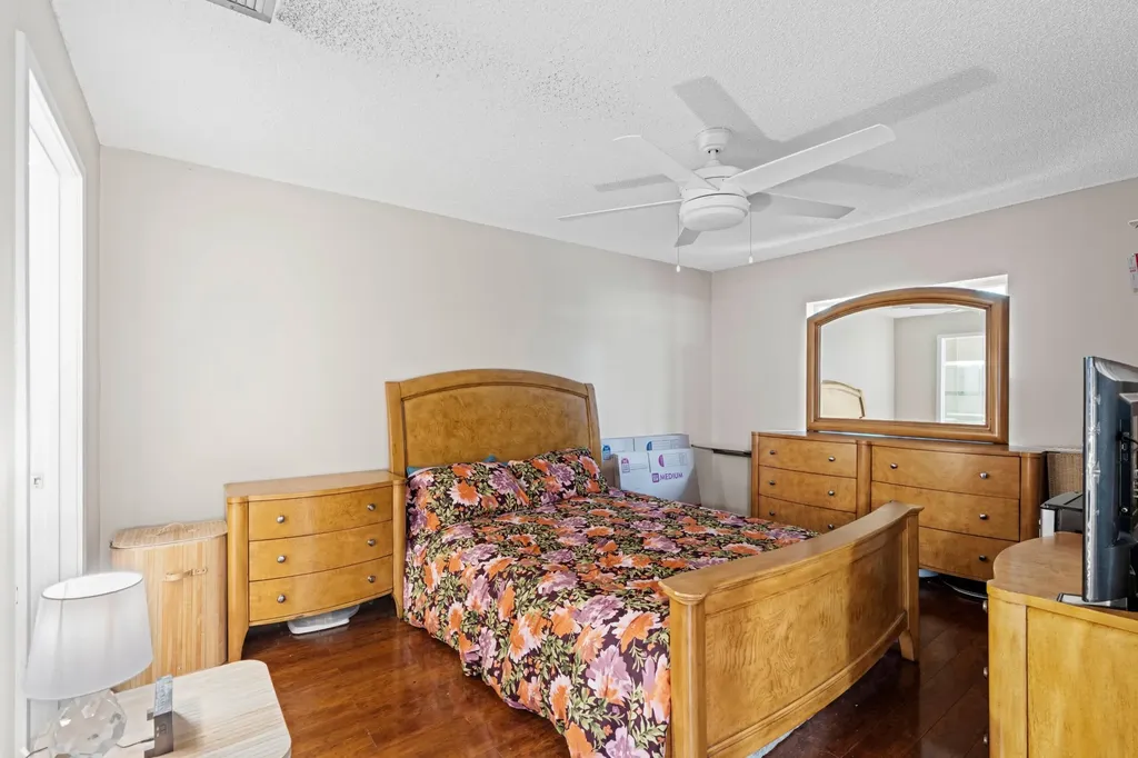 8955 Windtree Street Boca Raton FL 33496