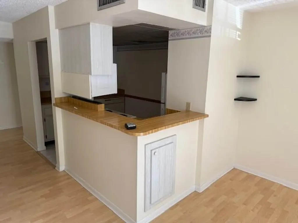 1844 Fairview Villas Drive Palm Springs FL 33406