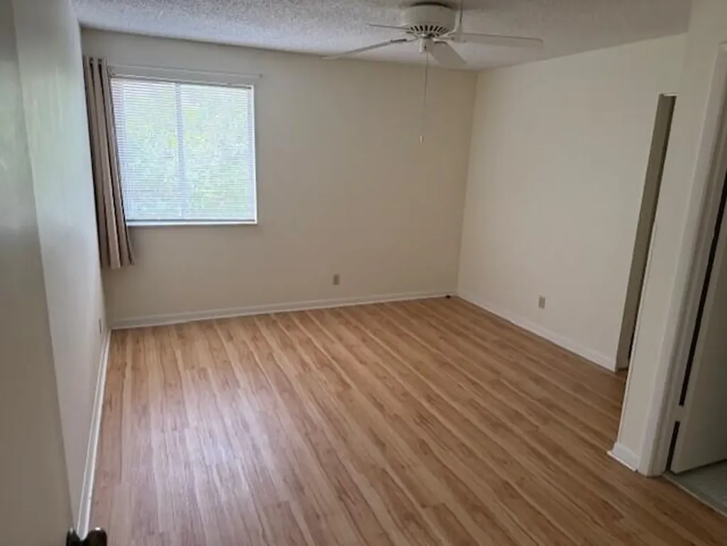 1844 Fairview Villas Drive Palm Springs FL 33406